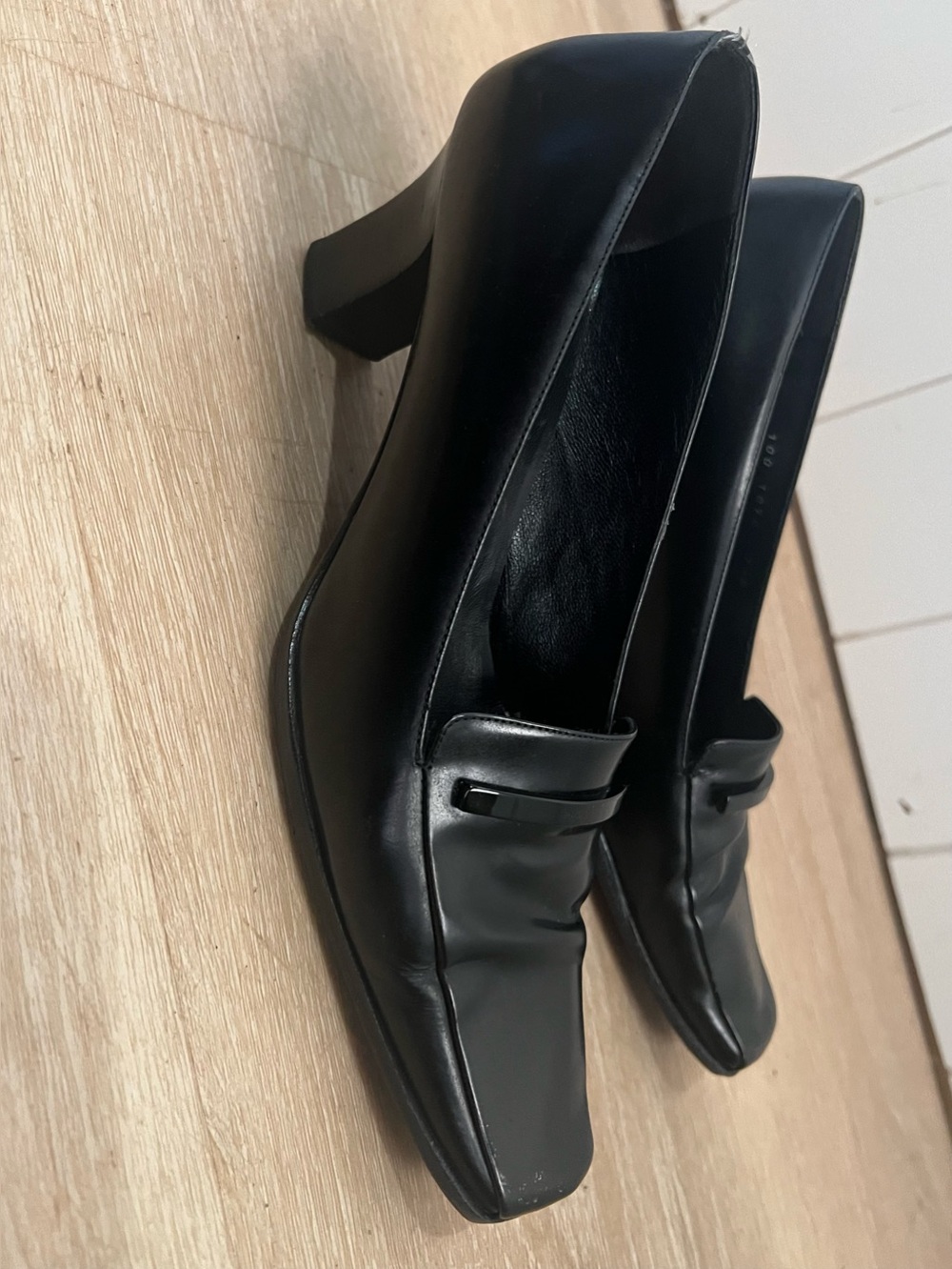 Gucci Made in Italy heeled Pumps Square Toe  size 7.5  B Black